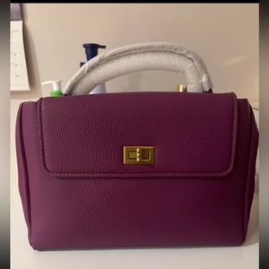 Medium size Messanger bag, brand new